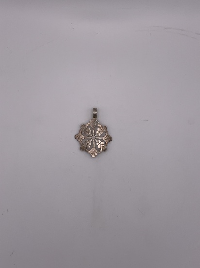 Sterling silver pendant 1" 6.7g
