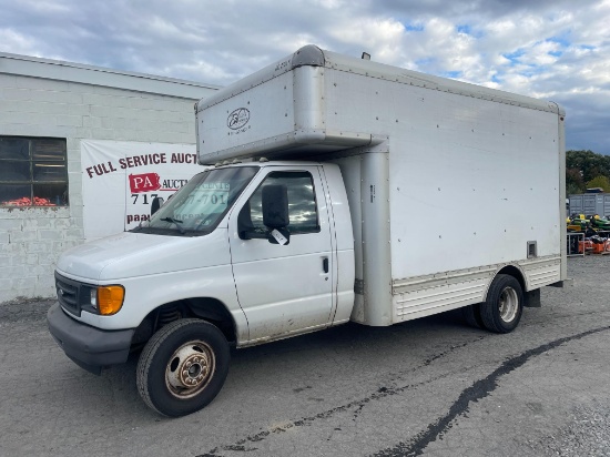 2008 Ford E-450 12' Box Truck