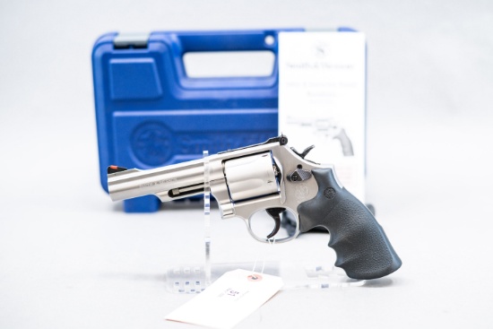 (R) Smith & Wesson Model 69 Combat Magnum .44 Mag