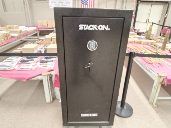 STACK-ON SIEGE 28 GUN SAFE