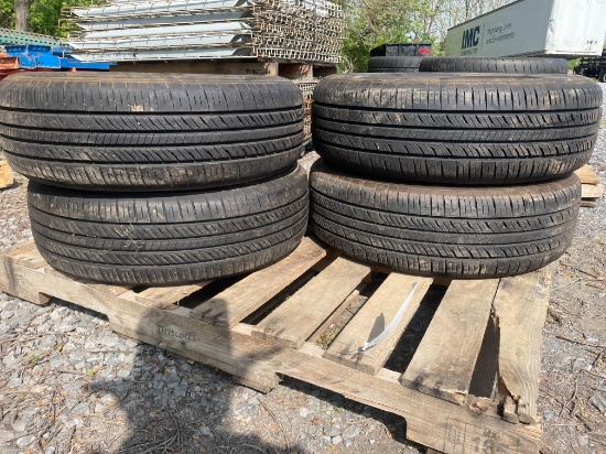Set Of (4) 215/70R15 Radial Tires