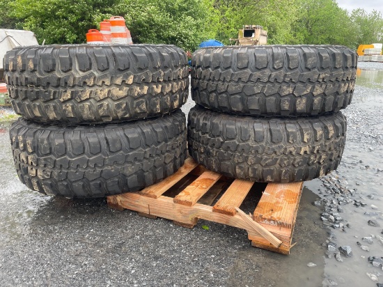 Skid Lot Of (4) 35X12.50R17LT Tires w/ Rims