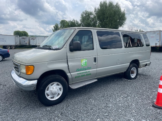 2006 Ford E-350 XLT Super Duty 15 Passenger Van