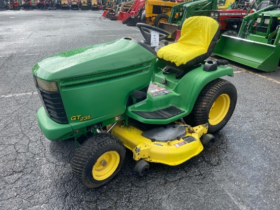 John Deere GT235 48" Hydrostatic Riding Mower