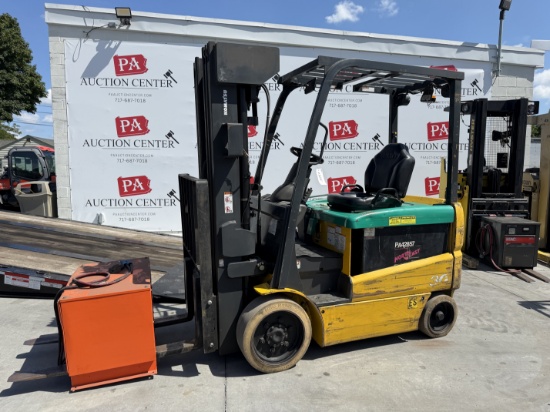 Komatsu 6000 Lb Electric Forklift w/ Charger