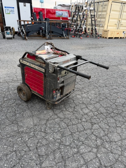 Honda FLEU7000IS 7,000 Watt Portable Generator