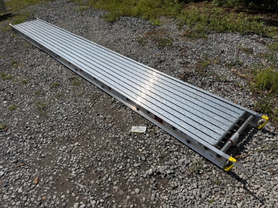 Used Werner 24"X16' Aluminum Work Platform