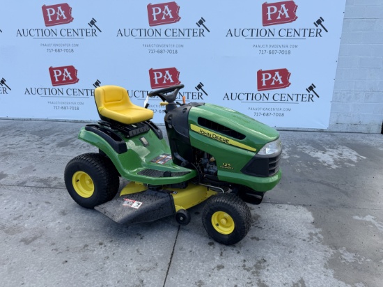John Deere 125 42" Hydrostatic Riding Mower