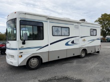 2003 Winnebago Sunova 28' RV