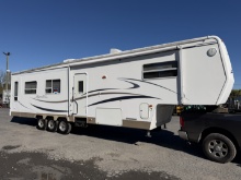 2001 Signature 36' Fifth Wheel Camper