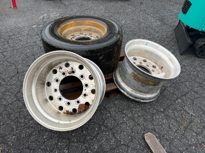 Used 444/50R22.5 Semi-Truck Tire w/ Rim