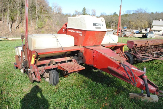 IH #400 Cyclo 4-row 38" planter with corn, soybean, sunflower & popcorn drums, 540 pto