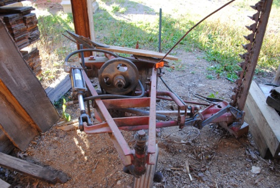 IH (27V?) mower with hydraulic lift, 7' bar, new cylinder, draw bar mount, excellent condition