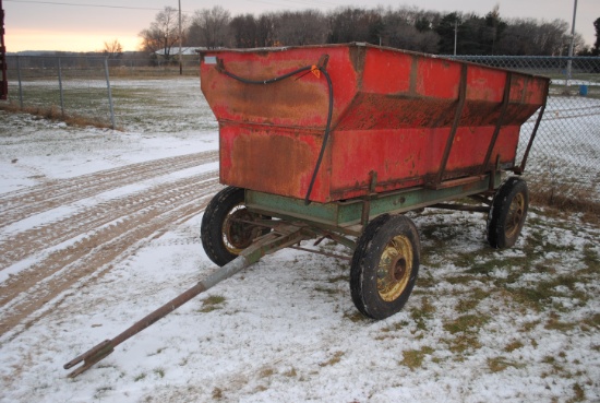 Barge box with hydraulic hoist