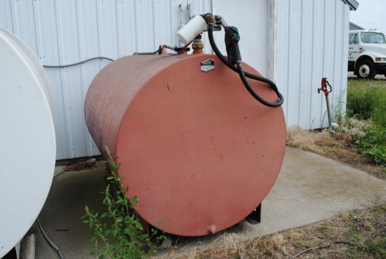 500 Gallon Barrel with electric pump;