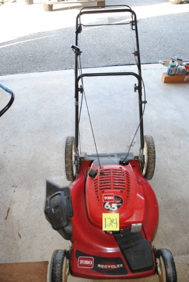 Toro Recycler 6.5hp 22" cut Push Mower with gas can