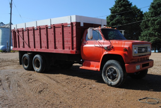 1975 Chevrolet C65 (model CB) Grain Truck 20' wooden box and hoist, tandem axle, rear lift axle with