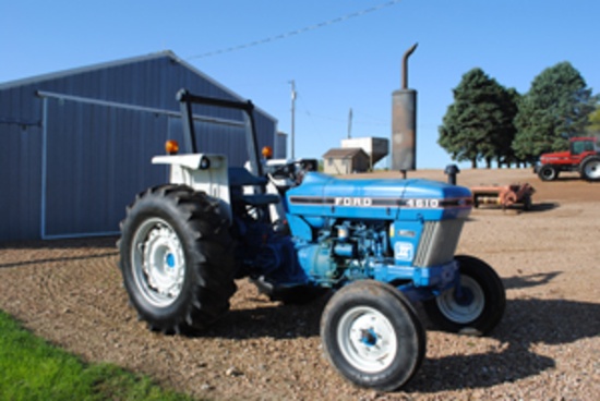 Ford 4610 II Tractor Diesel, 3-point, pto, fenders 16.9-30 rear tires, 7.50-16sl front tires, 4458 h