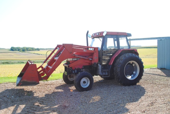 Case IH 5220 Maxxum Tractor, Cab with heat and air conditioning, has Case 510 hydraulic loader with