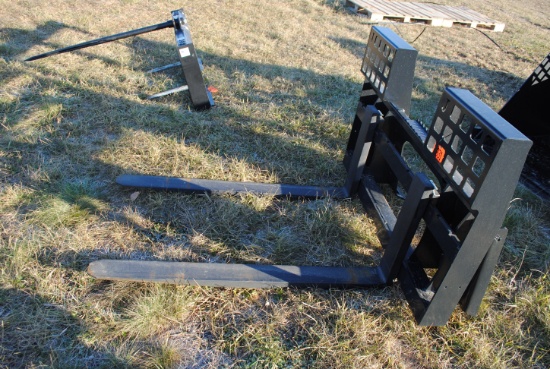 Jenkins 4'x4' Pallet Fork, new, walk through style, manually adjustable, rated at 5500 pounds