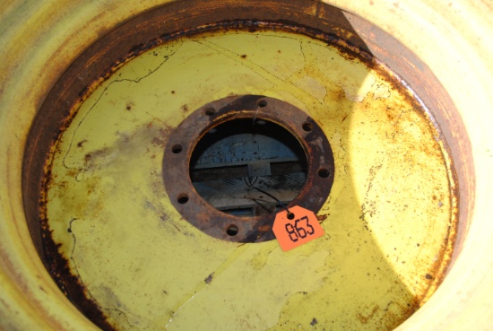 Combine tire on rim, 30.5-32