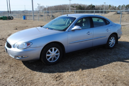 2005 Buick LaCrosse 4-door car, 3.8L motor, automatic, cloth seats, remote start, good tires, 40,770