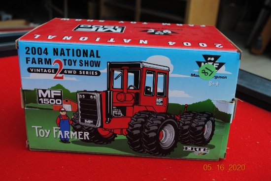 1/32 Ertl Massey Ferguson 1500 "2004 National Farm Toy Show", NIB