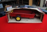 1/16 Ertl manure spreader with box