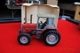 1/16 Ertl Massey Ferguson 3070 with box