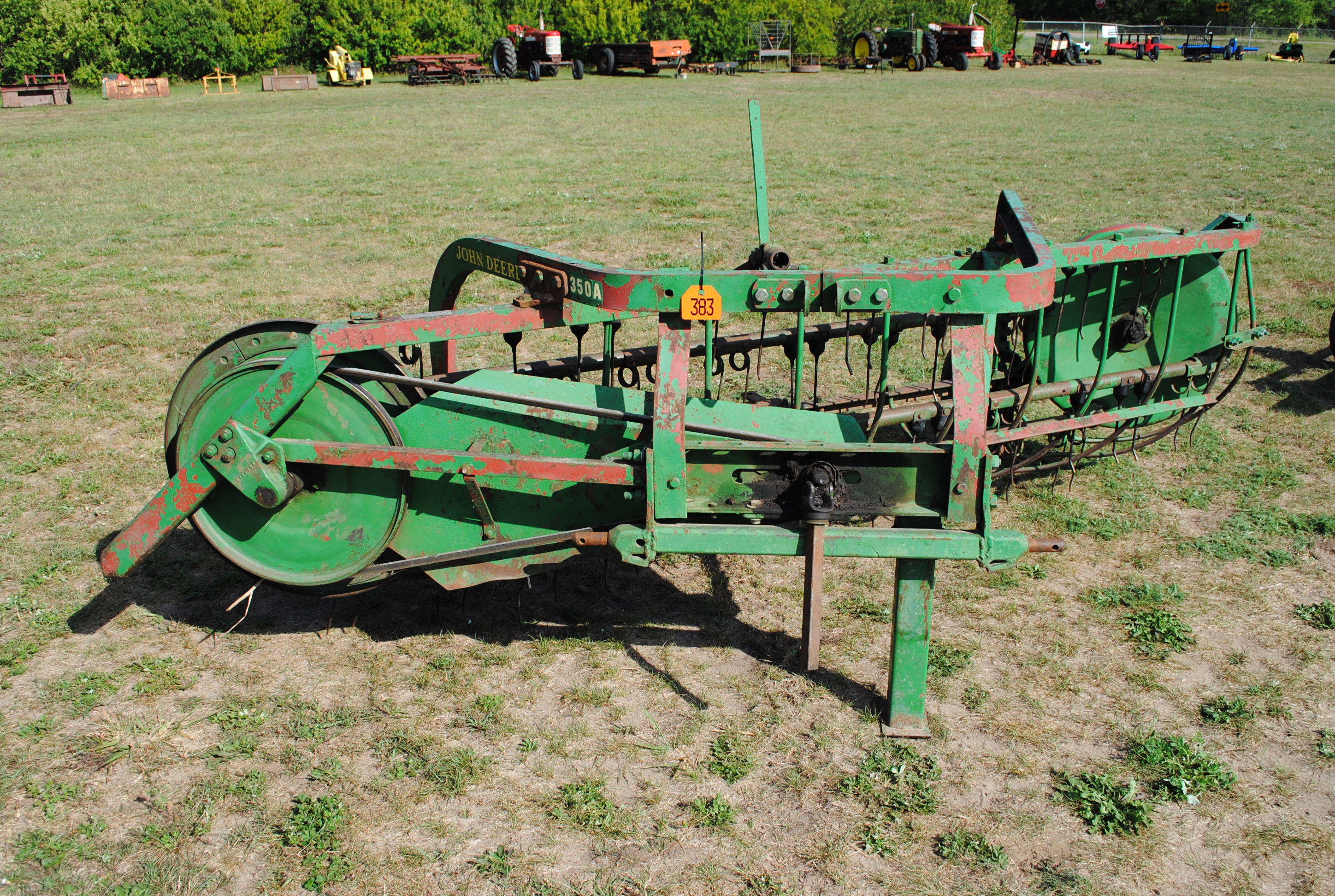 John Deere 350A pto driven hay rake, 3-point, | Proxibid, image size:2896x1944