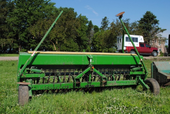 John Deere 515 15' Bean Drill with 7" spacing, 3-point, missing 1 marker disk, missing hoses for hyd