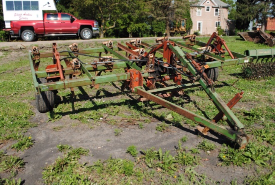 Glencoe Soil Saver, 11-shank, hitch is broke