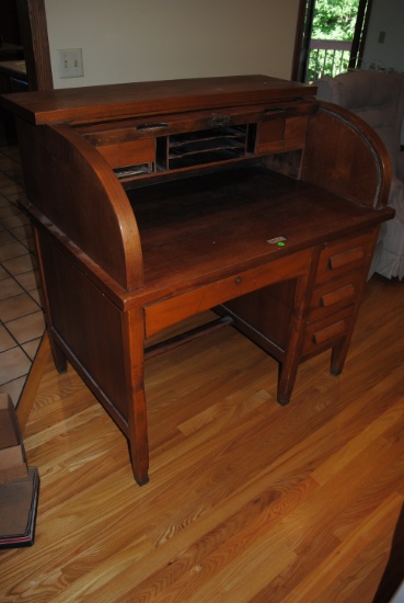 Roll-top desk with 3-side drawers & 1 center drawer, 42" wide by 30" deep by 43" from bottom to tall