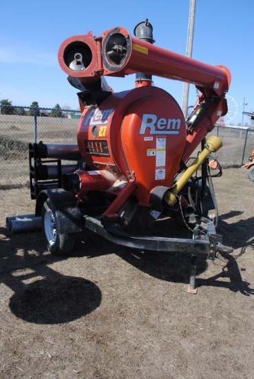 Rem 2700 Grain Vac, 1000pto, hydraulic auger, 291.4 hours, 7 pipes (6' +/-) and 1 flex tube