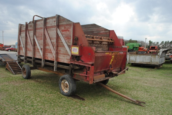 Gehl Bros. Mfg. 14' sileage wagon with wooden box