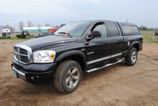 2008 Dodge 1500, 4-door, Hemi 5.7 Liter, leather interior, 4x4, black exterior, blue topper, brakes