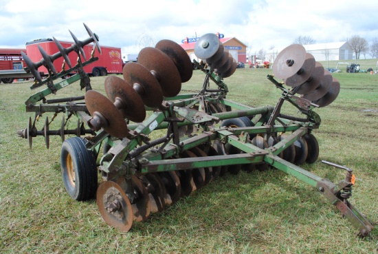 John Deere BW Folding Disc, 19', passenger side inside wheel thread starting to come off