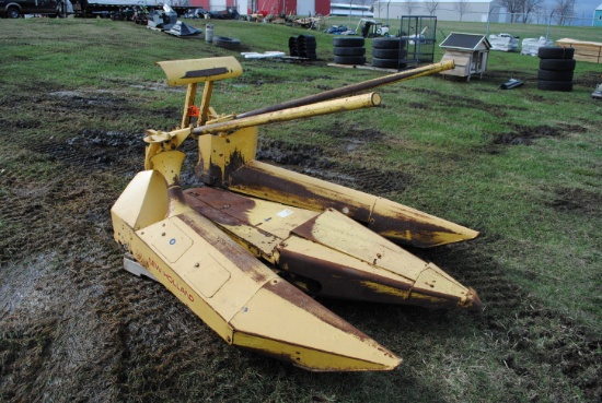 New Holland 822 corn head