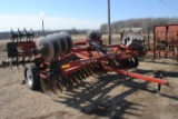 White 256 Disc, 18', tandem dual, with John Deere heavy duty cylinder, manual in office