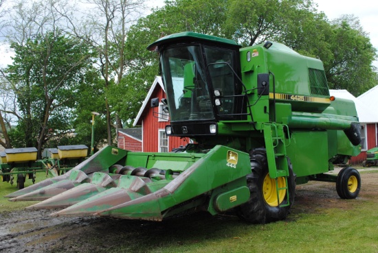 John Deere 4425 Combine, 2,545 hours, 23.1-26 drives, 10.00-16 rears, combine only - heads will sell