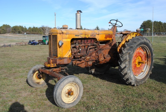 1955 Minneapolis Moline UB Special, loose but doesn't run, owner states "it's complete", wide front,