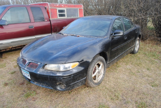 1999 Pontiac Grand Prix, 4-door, electric windows & doors, radio, shows 177,091 miles, NOT RUNNING,