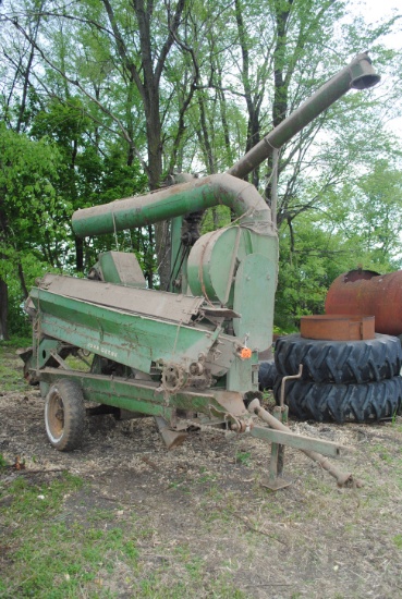 John Deere Model 71 Corn Sheller, rough tires