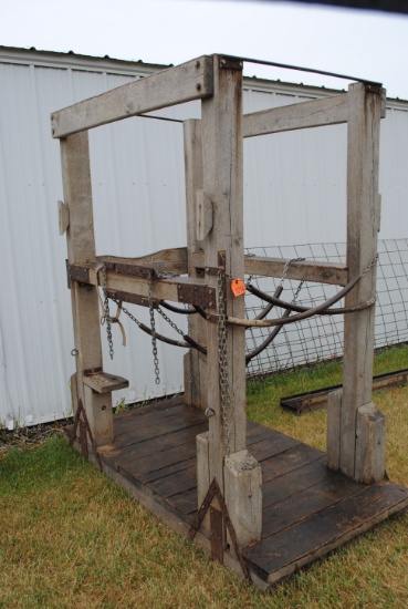 Horse Shoeing Stock 7' long by 31" inside by 82" high from platform to top, with straps