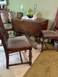 Duncan Phife drop leaf table with 1 leaf; 4 chairs (1 non matching)