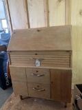 Peterson's Art Furniture desk with keys and pigeonhole; Approx. 29