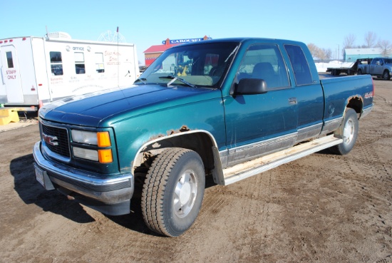 1997 GMC Sierra 1500 Truck, 4x4, extended cab, long box with bed liner, automatic, gas, 5.7 Vortec,