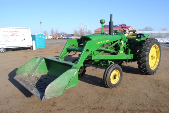 John Deere 3010 Tractor with John Deere 46A Loader, gas, 540 pto, 3-point, quick hitch, single hydra