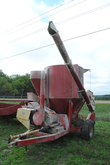 Farmhand Feedmaster Model 817 grinder/mixer, with pto, has manual, owner states "it works good"