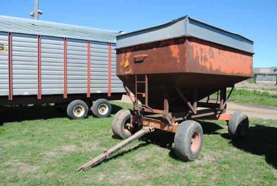 Kuary Gravity box approx. 220 bushels on MN Jumbo 10-ton running gear